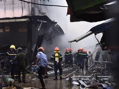 Hàng chục tiểu thương trắng tay sau vụ cháy chợ ở Hà Nội