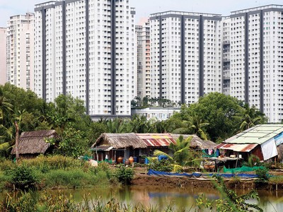 Còn hàng chục ngàn hộ dân đang trông ngóng nhà ở xã hội. Ảnh: Lê Toàn
