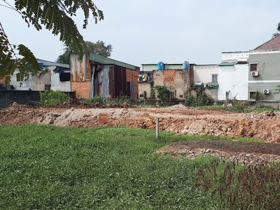 Tại nhiều nơi, giới đầu cơ gom cả đất nông nghiệp để phân lô, bán nền, gây rủi ro cho người mua. Ảnh: Lê Thắng