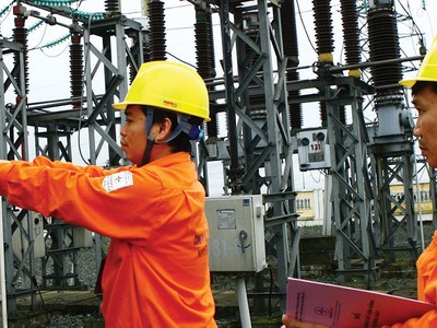 Doanh nghiệp ngành điện tăng tốc