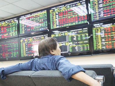 CEO chứng khoán: Áp lực kiếm tiền