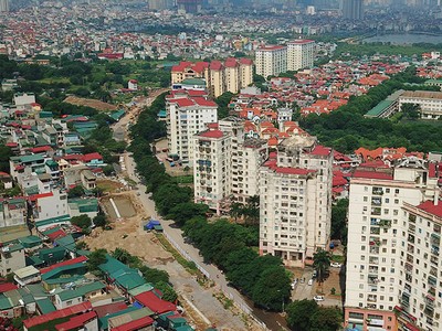 Phố Định Công là tuyến đường kết nối các khu đô thị Định Công, Đại Kim với đường Giải Phóng. Ảnh: Dũng Minh