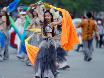 Lễ hội đường phố đặc sắc tại Festival Huế