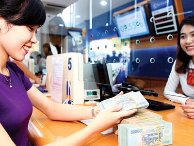 Đua kích cầu tín dụng: Lãi suất vẫn khó giảm