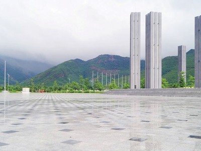 Quảng trường Golden Bay