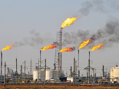 Giá dầu tăng, không quá kỳ vọng nguồn cung từ Mỹ