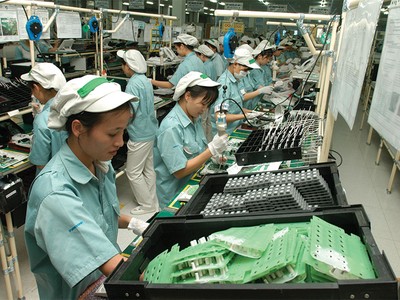 Chi phí nhân công rẻ là một trong những lợi thế của Việt Nam