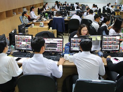 Tính “hai mặt“của tự doanh