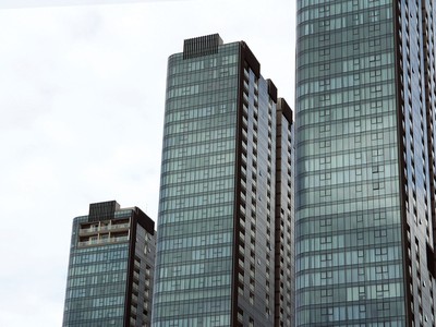 Sử dụng kính cường lực trong xây dựng nên cẩn trọng