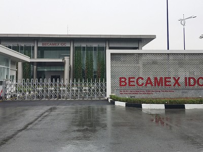 Giá cổ phiếu Becamex IDC gần đây dao động quanh 17.000 đồng/CP, 
giảm khoảng 45% so với giá khởi điểm 2 đợt đấu giá cách đây 7 - 8 tháng 