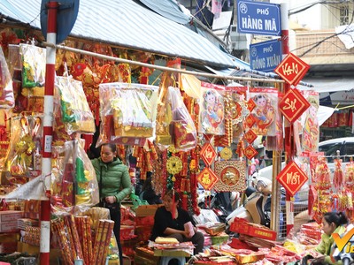 Quan niệm hóa nhiều vàng mã để nhận lộc đang gây tốn kém, lãng phí. 