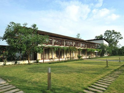 Căn biệt thự của ca sĩ Mỹ Linh được xây dựng trên diện tích 12.691m2 đất rừng phòng hộ