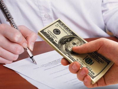 Người dân, doanh nghiệp vẫn gặp khó trước các thủ tục hành chính do tình trạng nhũng nhiễu, tiêu cực còn diễn ra