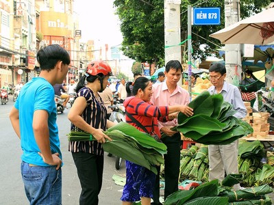 Chợ lá dong Sài Gòn hẩm hiu chiều Tết