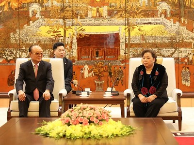 Chủ tịch HĐND TP Hà Nội Nguyễn Thị Bích Ngọc tiếp Chủ tịch Tập đoàn Charmvit (Hàn Quốc) Lee Daa Bong