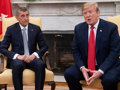 Trong cuộc gặp với Thủ tướng Cộng hòa Czech Andrej Babiš, Tổng thống Trump nói ông chỉ "hơi thất vọng" trước thông tin về bãi thử tên lửa của Triều Tiên
AFP