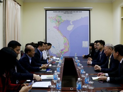 Thứ trưởng Bộ GTVT Nguyễn Văn Công tiếp ông Nghiêm Giới Hòa, Chủ tịch Tập đoàn Thái Bình Dương hôm 7/3. Ảnh: Bộ GTVT