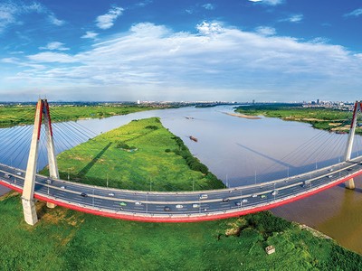 Giá đất Đông Anh từng có đợt sốt khi cầu Nhật Tân được đưa vào sử dụng. Ảnh: shutterstock