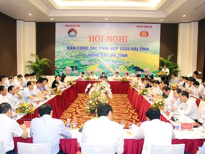 Nghệ An và Hà Tĩnh bàn về phương án hợp tác về mọi mặt với nhau trên tinh thần phát triển toàn diện