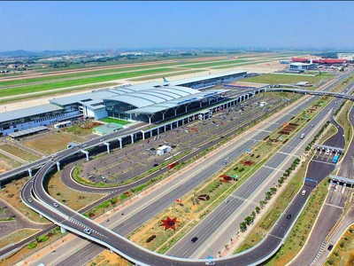 ACV hiện đang quản lý, đầu tư, khai thác khai thác hệ thống 22 Cảng hàng không trong cả nước, bao gồm 9 Cảng hàng không quốc tế: Tân Sơn Nhất, Nội Bài, Đà Nẵng, Vinh, Cát Bi, Phú Bài, Cam Ranh, Phú Quốc, Cần Thơ.
