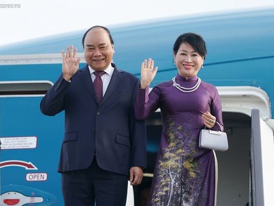 Thủ tướng Nguyễn Xuân Phúc và Phu nhân tới thành phố Saint Petersburg - Liên bang Nga (ảnh: VGP)