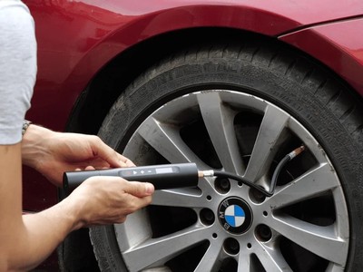 Norshire Mini: Bơm không dây, bơm được cả bánh xe ô tô vô cùng nhỏ gọn
