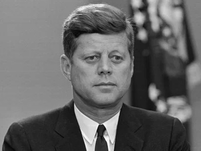 Tổng thống thứ 35 của Mỹ John F. Kennedy tại Nhà Trắng năm 1963. Ảnh: Reuters.