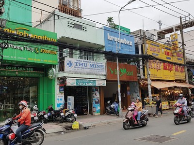 “Share” mặt bằng dùng chung đang là giải pháp hữu hiệu đối với những hộ kinh doanh nhỏ lẻ. Ảnh: Trọng Tín