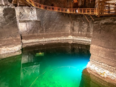 Cảnh quan tuyệt đẹp bên trong mỏ muối Wieliczka