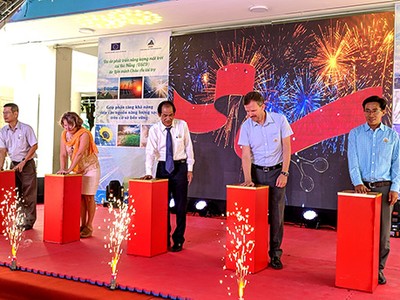 Khánh thành hệ thống điện năng lượng mặt trời lắp mái tại Trường tiểu học Võ Thị Sáu do Liên minh EU tài trợ.