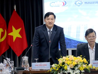 Ông Chu Tiến Dũng, Chủ tịch Hiệp hội Doanh nghiệp TP.HCM chia sẻ thông tin về kết quả cuộc bình chọn Sản phẩm, dịch vụ tiêu biểu Thành phố Hồ Chí Minh năm 2019 (Ảnh: NH).