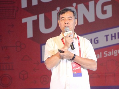 TS Lê Trường Tùng, Chủ tịch Đại học FPT chia sẻ tại Hội nghị Giáo dục của Forbes Việt Nam được tổ chức mới đây tại TP.HCM (Ảnh: HP).