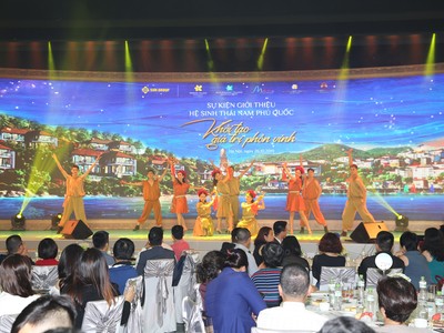 Chương trình nghệ thuật đỉnh cao càng làm “nóng” không khí sự kiện