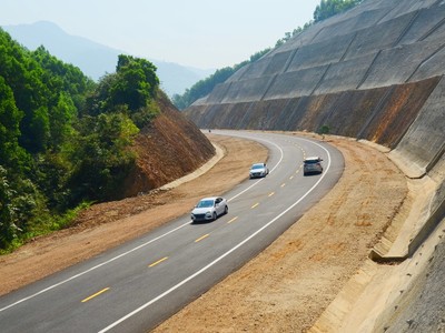 Ảnh minh họa: Cao tốc La Sơn - Túy Loan