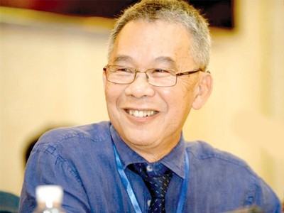 GS. Lê Văn Cường, Giám đốc nghiên cứu danh dự tại Trung tâm Quốc gia Nghiên cứu khoa học Pháp.