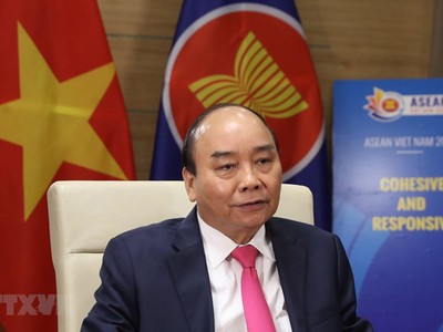 Thủ tướng Nguyễn Xuân Phúc trả lời báo chí về kết quả các hội nghị cấp cao đặc biệt (Ảnh: TTXVN)