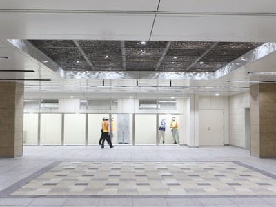 Kiến trúc cổ của Nhà hát Thành phố được tái hiện ở Nhà ga ngầm đầu tiên.