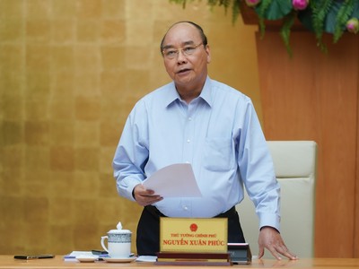 Thủ tướng Nguyễn Xuân Phúc chủ trì cuộc họp Thường trực Chính phủ chiều 28/4 (Ảnh: VGP)