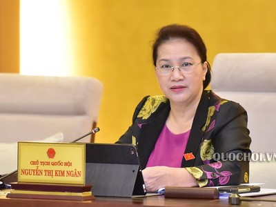 Chủ tịch Quốc hội Nguyễn Thị Kim Ngân phát biểu tại phiên họp