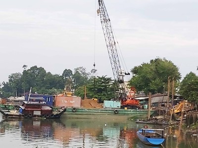 Dự án Bờ kè đường ven sông Cái (TP.Biên Hòa) giải ngân vốn đầu tư chậm vì đền bù giải phóng mặt bằng. Ảnh; Ngọc Tuấn