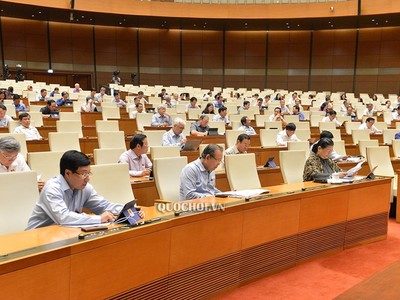 Một phiên họp của Quốc hội tại kỳ hop thứ 9.