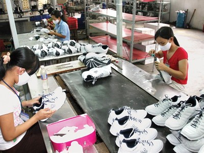 Hoạt động xuất khẩu hàng hóa của Việt Nam được dự báo vẫn còn nhiều khó khăn trong ngắn hạn.