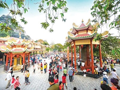 Lượng khách du lịch tại nhiều điểm đến tăng mạnh nhờ những gói kích cầu hấp dẫn từ các hãng hàng không, lữ hành.