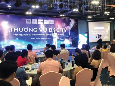 Hội thảo Thương vụ bạc tỷ được Emas Fintech tổ chức để lôi kéo nhà đầu tư tham gia góp vốn vào hệ thống đa cấp biến tướng.