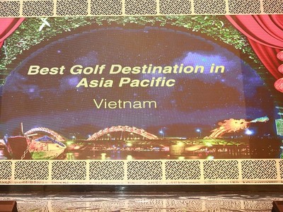 Ông Mike Sebastian - Giám đốc điều hành Tập đoàn Golf châu Á Thái Bình Dương công bố Việt Nam trở thành điểm đến golf tốt nhất châu Á Thái Bình Dương (Best golf Destination in Asia Pacific) tại Hội nghị golf châu Á Thái Bình Dương 2017