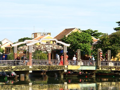 Nỗi lo từ đại dịch có thể sẽ tác động đến tâm lý chung khiến nhiều người e ngại đi du lịch hay đến những chỗ đông người. Ảnh: Thành Nguyễn.