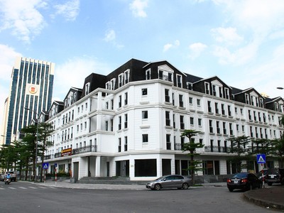 Mặt bằng bán lẻ mặt phố đang gặp khó. Ảnh: Thành Nguyễn.