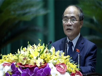Chủ tịch Quốc hội Nguyễn Sinh Hùng: "Kinh tế trong nước có chuyển biến tích cực"