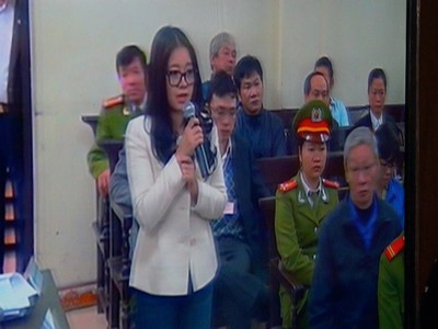 Bà Đặng Ngọc Lan khai trước tòa trong phiên xét xử sáng nay (ảnh chụp qua màn hình)