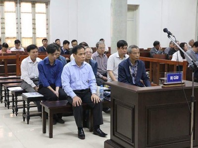 Các bị cáo tại tòa